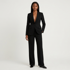 Damen Blazer- und Hosenanzug mit klassischer Linie | Stil, der nie aus der Mode kommt