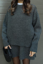 Schickes Strickpullover- und Minirock-Set für Damen