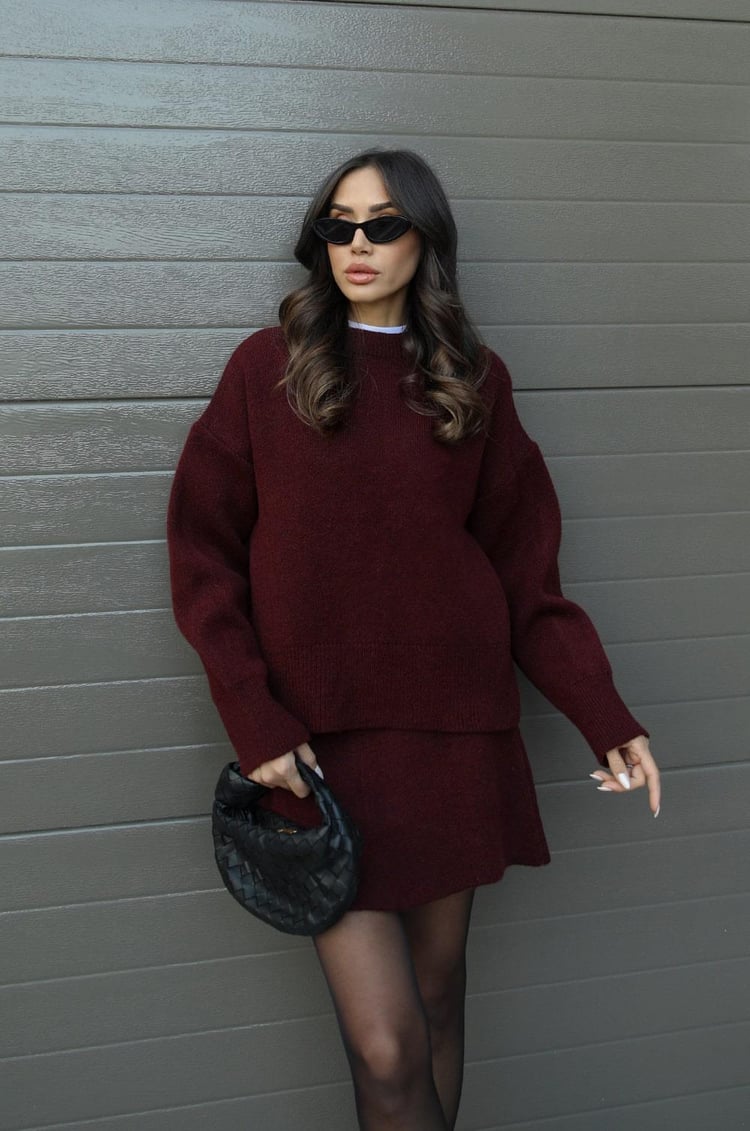 Schickes Strickpullover- und Minirock-Set für Damen