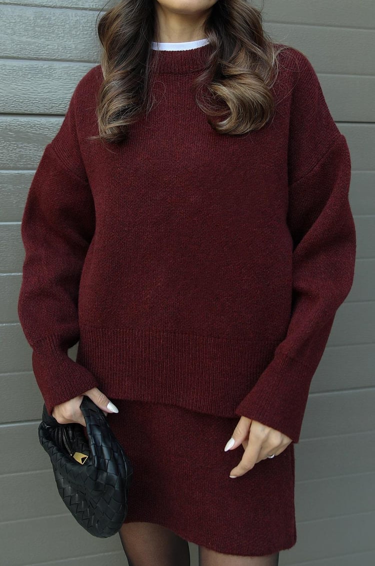 Schickes Strickpullover- und Minirock-Set für Damen