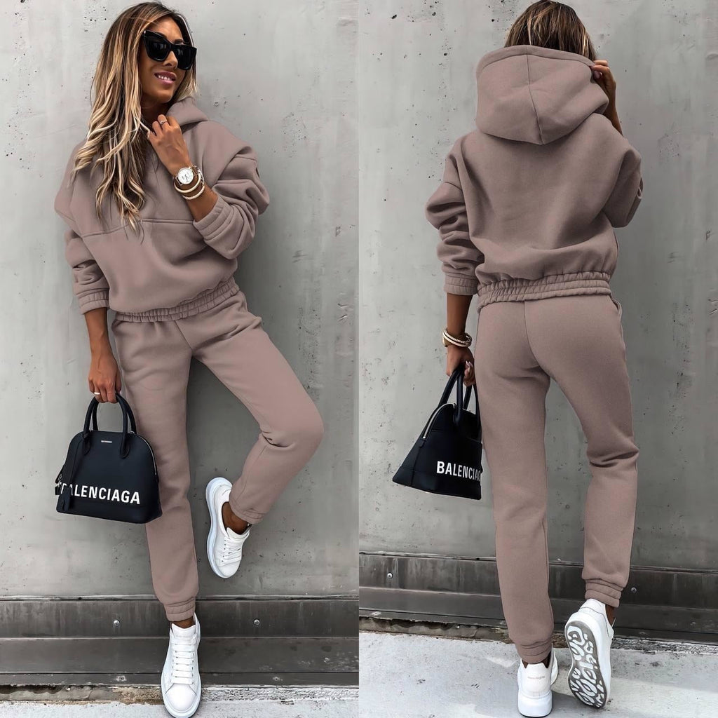 Women's Jogging Set – Soft Comfort & Modern Style for Daily Relaxation