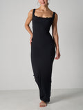 Robe longue sculptante en dentelle