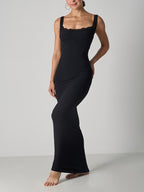 Robe longue sculptante en dentelle