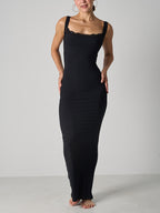 Robe longue sculptante en dentelle