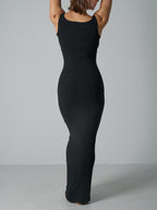 Robe longue sculptante en dentelle