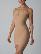 Spitzenbesatz Sculpt Slip-Kleid