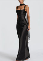 Robe de soirée sculptante en satin