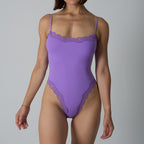 Spitzenbesetzter formender Bodysuit