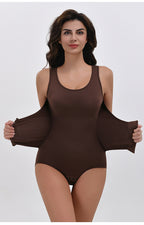 Haken- und formender Bodysuit mit breiten Trägern