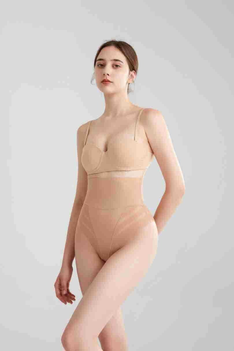 Naadloze corrigerende string met hoge taille