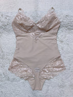 Spitzen-Hüftformender Bodysuit