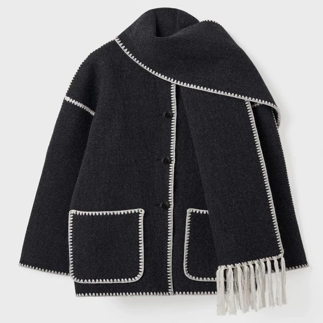 Eleganter Damen-Wollmantel im Oversize-Look mit passendem Schal