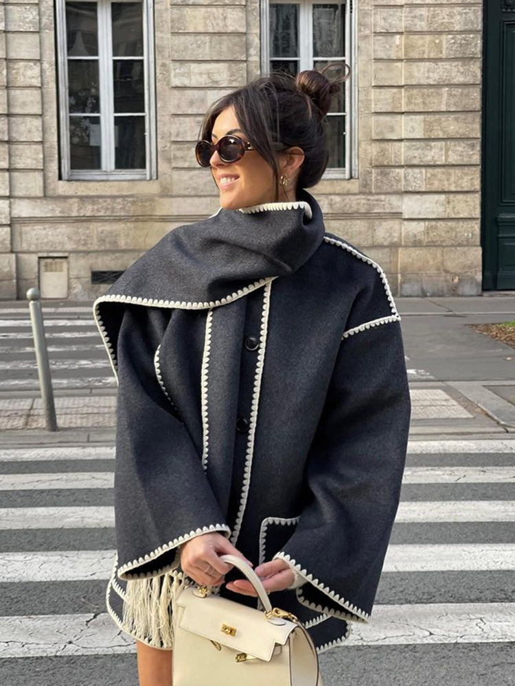 Eleganter Damen-Wollmantel im Oversize-Look mit passendem Schal