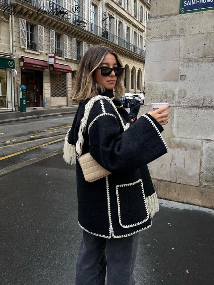 Eleganter Damen-Wollmantel im Oversize-Look mit passendem Schal