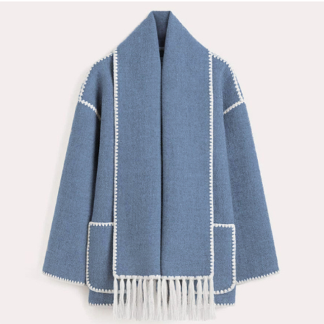Eleganter Damen-Wollmantel im Oversize-Look mit passendem Schal