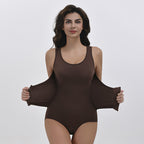 Haken- und formender Bodysuit mit breiten Trägern