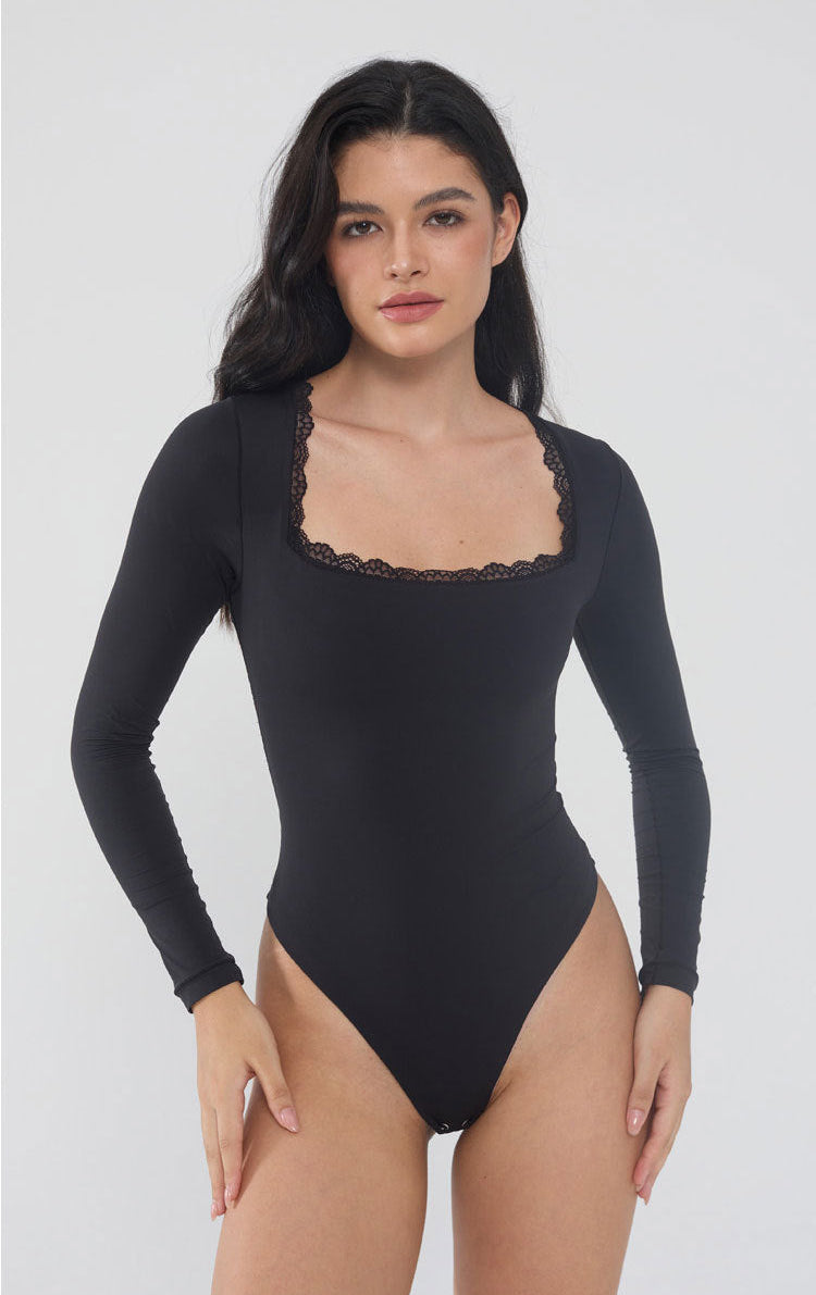 Langärmeliger Bodysuit mit Spitzenkragen