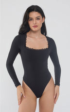 Langärmeliger Bodysuit mit Spitzenkragen