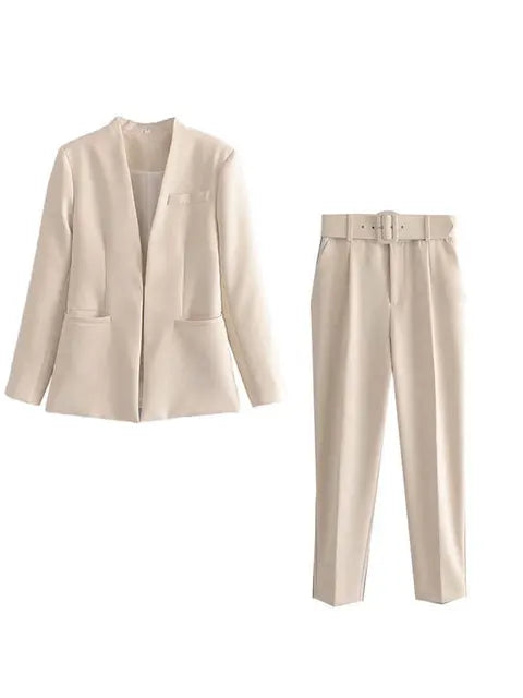 Kerinauia - Autumn Business Suit for Women - Warm Blazer and Slim-Fit Pants - Beige