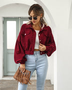 Damen-Kurzjacke mit Taschen und Knöpfen