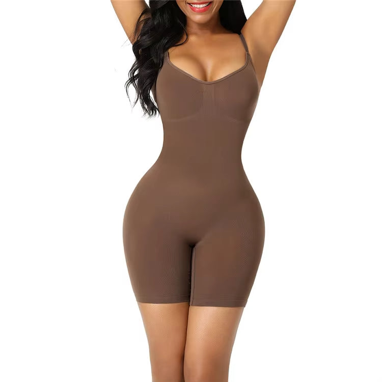Nahtloser formender Bodysuit mit verstellbaren Trägern