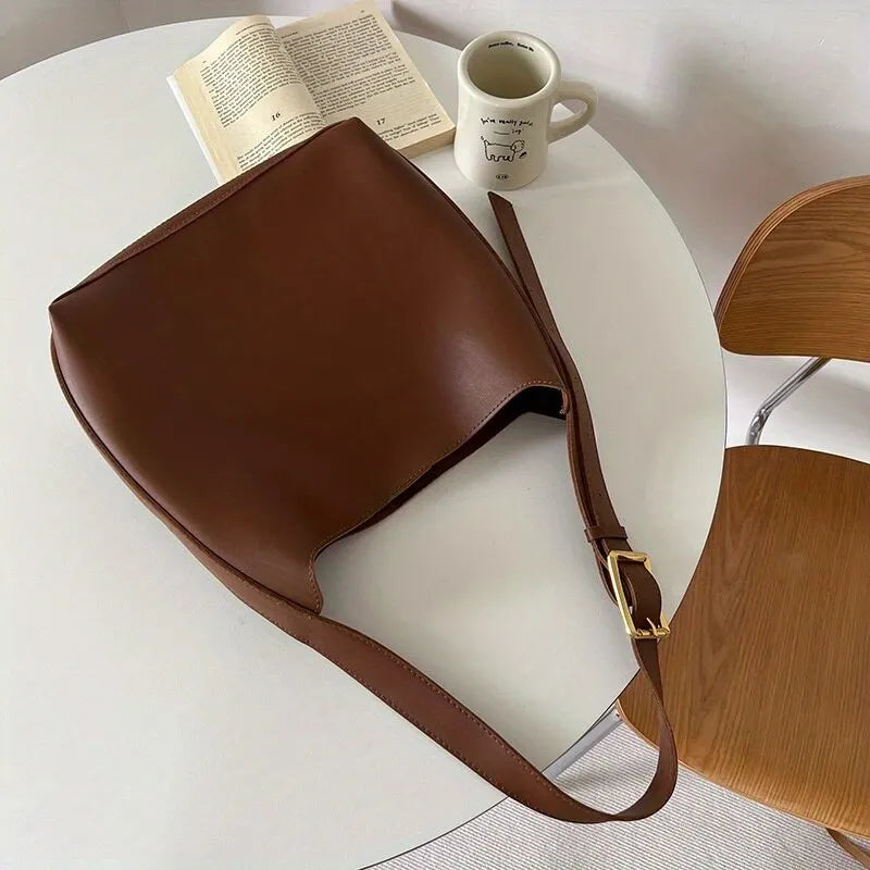 Bolso de cuero para mujer: elegante, clásico y con estilo
