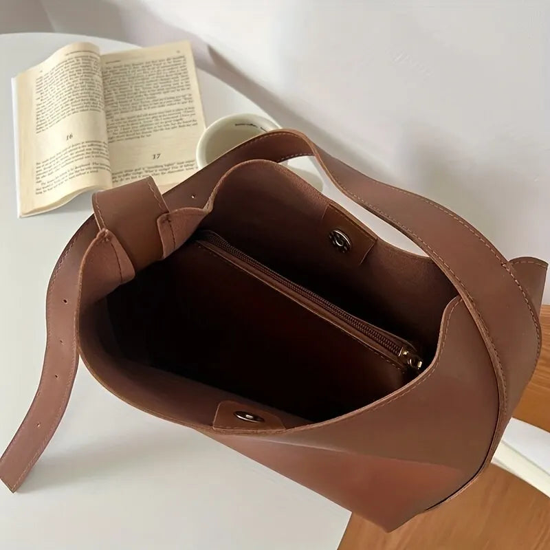 Bolso de cuero para mujer: elegante, clásico y con estilo