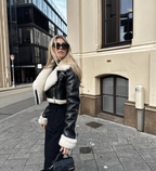 Stylische Damen-Lederjacke mit Pelzdetail
