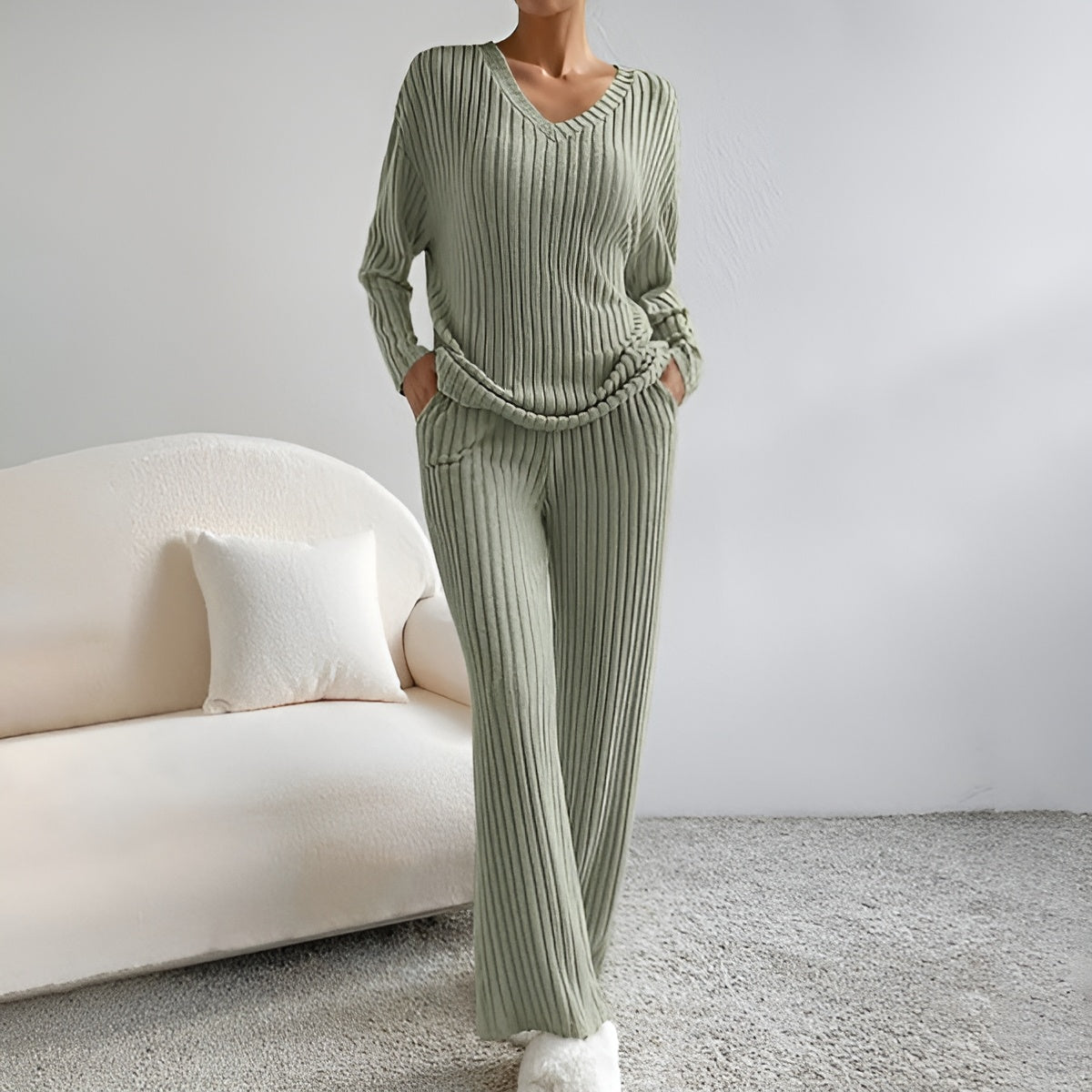 Two-Piece Knit Set with V-Neck Sweater & Pants | Perfect for Autumn & Winter - Green