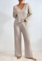 Two-Piece Knit Set with V-Neck Sweater & Pants | Perfect for Autumn & Winter - Beige
