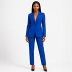 Damen Blazer- und Hosenanzug mit klassischer Linie | Stil, der nie aus der Mode kommt