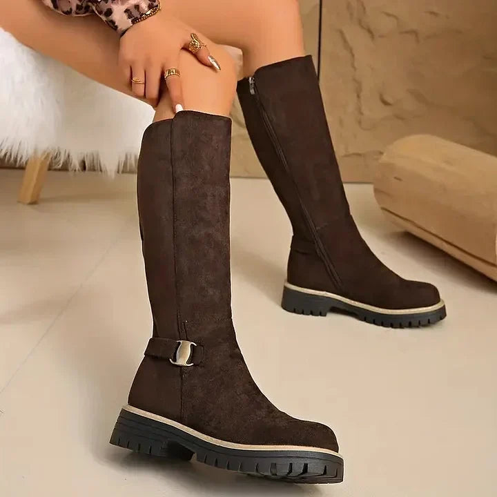 Kniehohe Damenstiefel mit Schnallendetail
