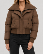 Kurze Steppjacke mit Strickkragen für Damen