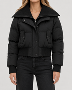 Kurze Steppjacke mit Strickkragen für Damen