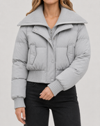 Kurze Steppjacke mit Strickkragen für Damen