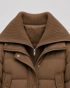 Kurze Steppjacke mit Strickkragen für Damen