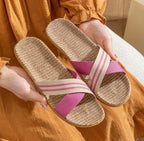 Bequeme Sandalen für Damen mit roten Kreuzriemen | Lässige Sandalen