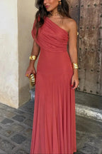Elegant Pleated One-Shoulder Maxi Dress