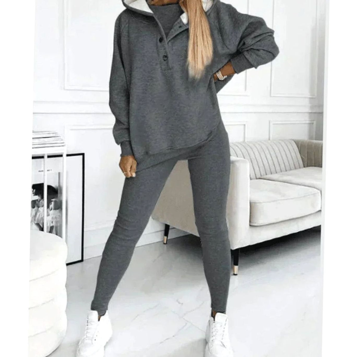 Conjunto de tres piezas de invierno para mujer con sudadera de capucha y cuello abotonado