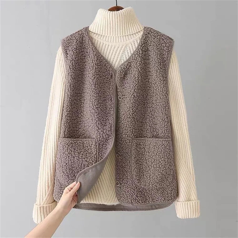 Damen-Teddyfleece-Weste mit aufgesetzten Taschen – Ärmellose Borg-Weste mit Druckknopfleiste